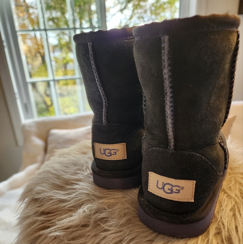 Ugg, size 13, black